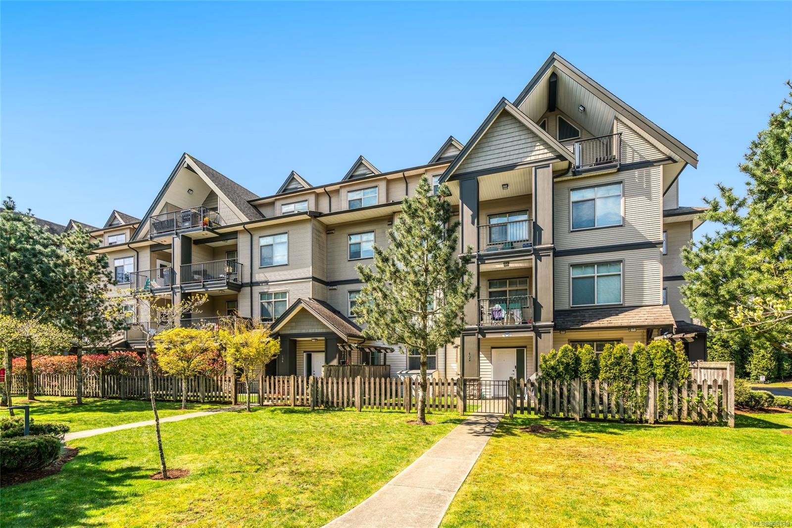 $489,000 - 2117 Meredith Rd<br>British Columbia, V9S 2N2