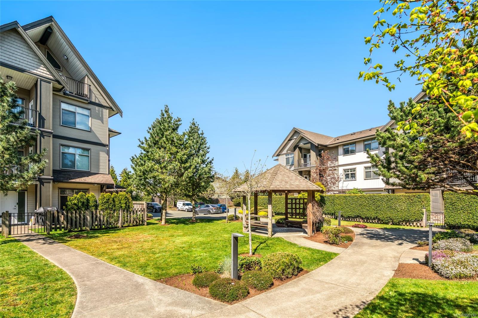 $489,000 - 2117 Meredith Rd<br>British Columbia, V9S 2N2