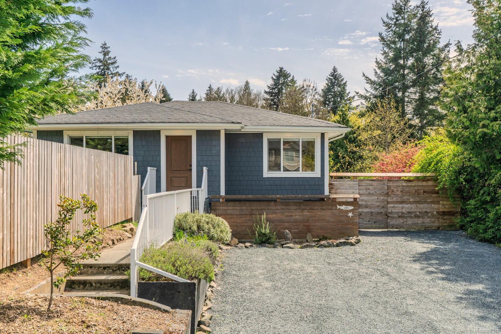 $789,000 - 391 Seventh St<br>British Columbia, V9R 1E3