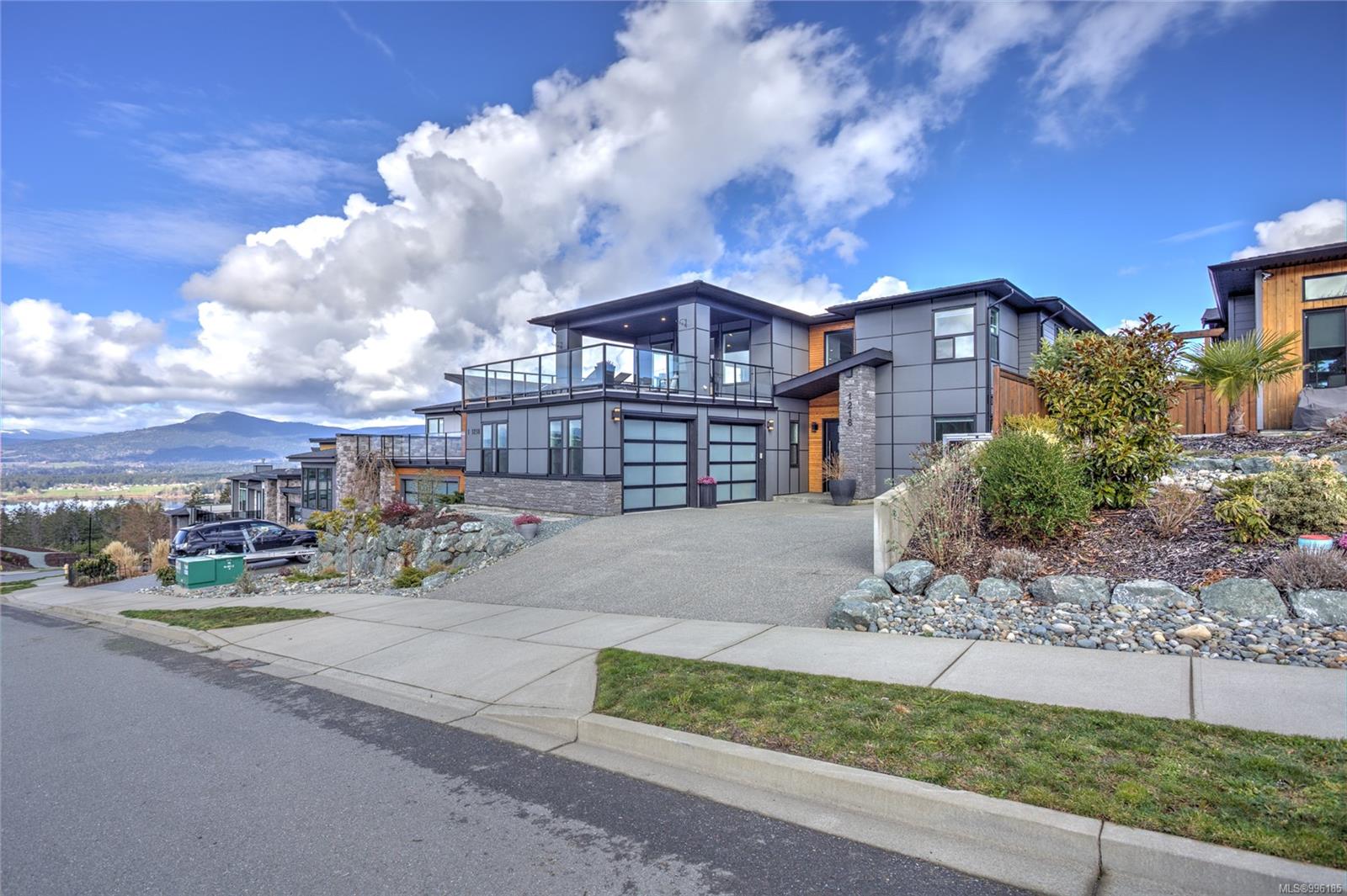 $1,375,000 - 1218 Viewtop Rd<br>British Columbia, V9L 0H7