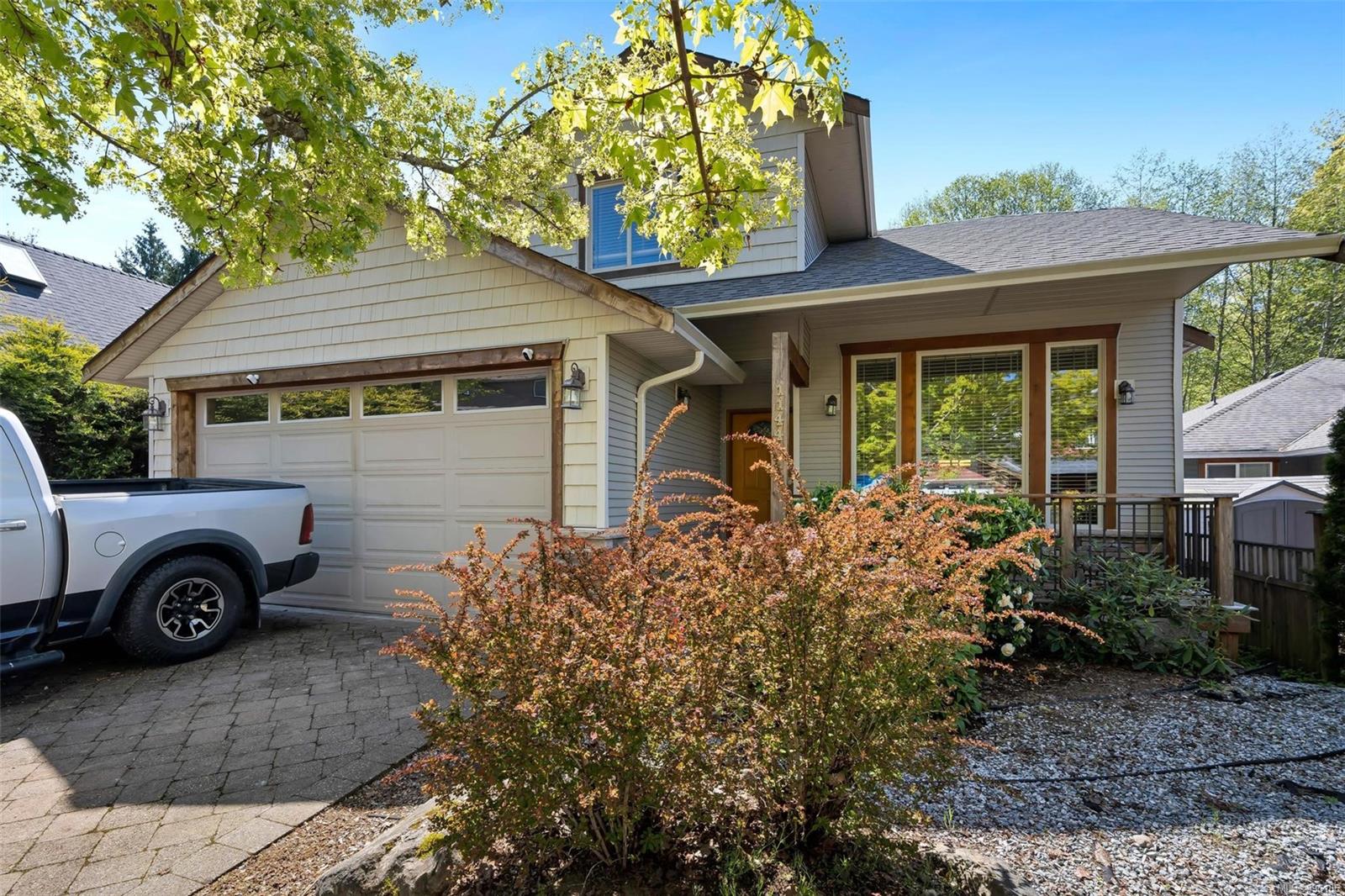 $865,000 - 1144 Gilson Pl<br>British Columbia, V9G 1A1