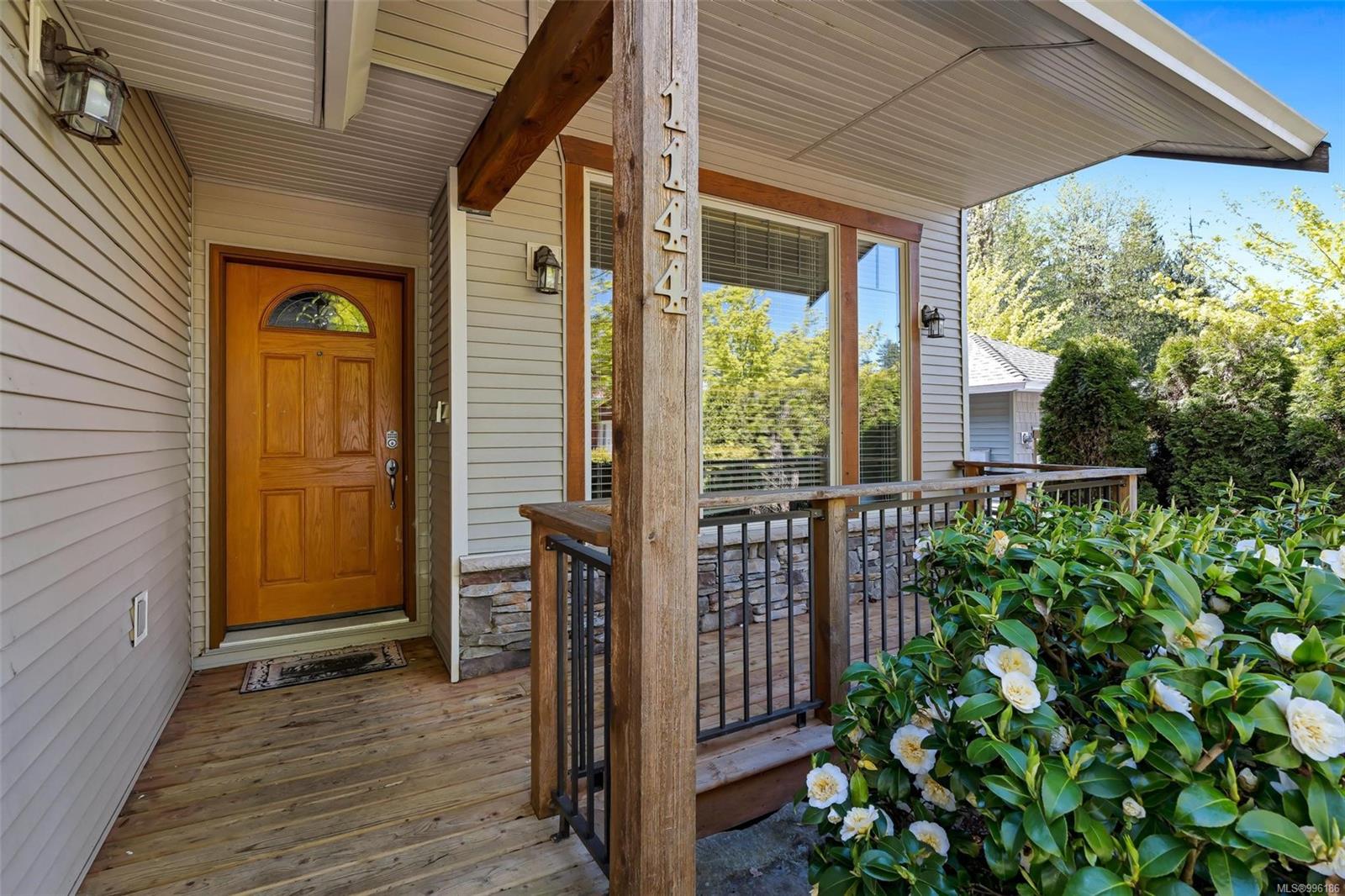 $865,000 - 1144 Gilson Pl<br>British Columbia, V9G 1A1