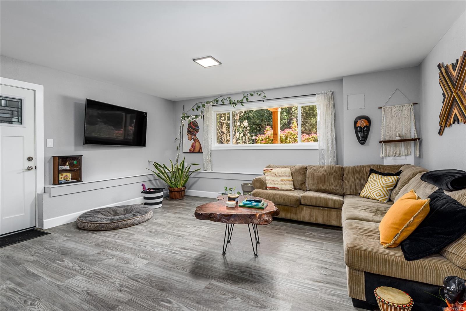 $935,000 - 4696 Gail Cres<br>British Columbia, V9N 5Y3