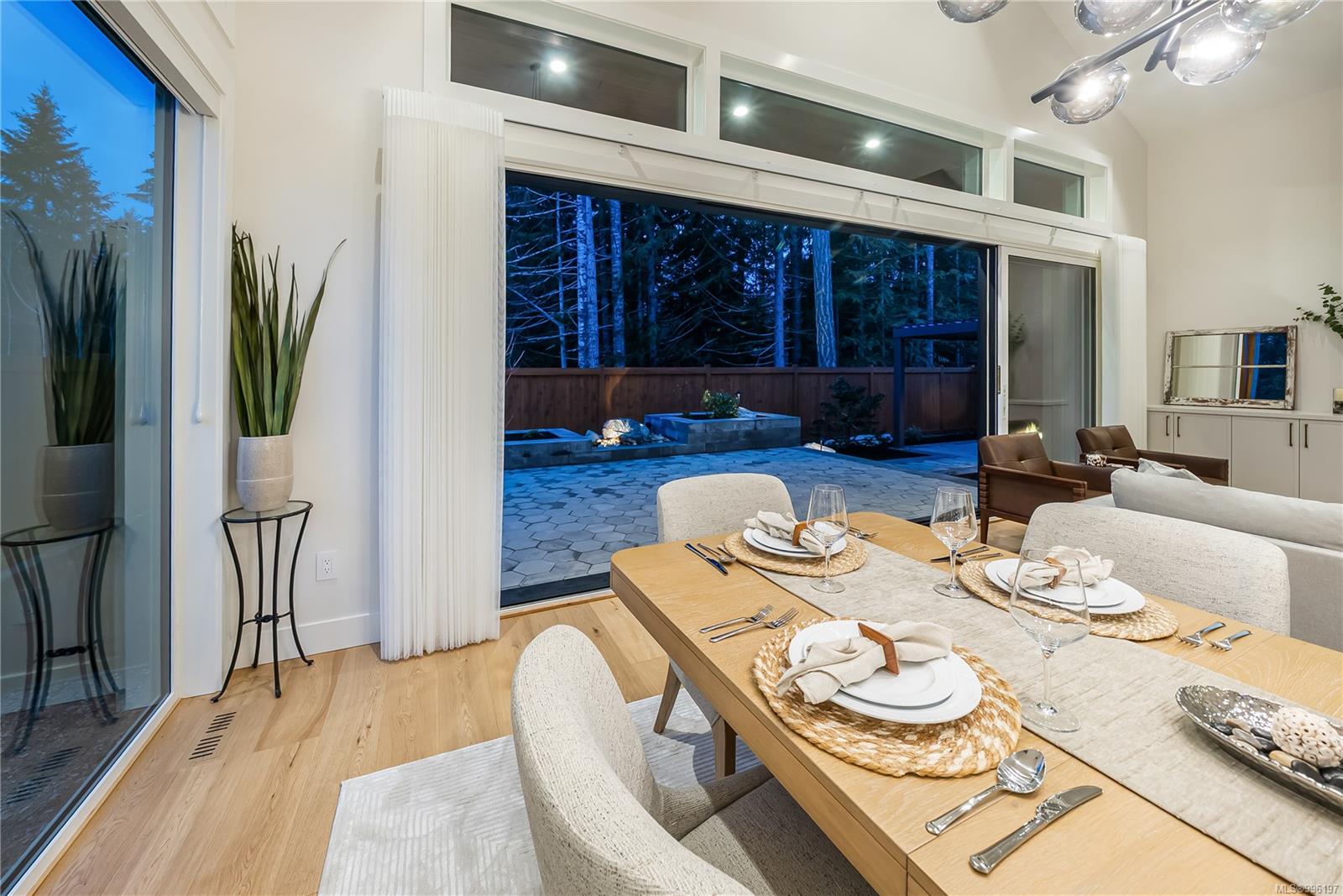 $1,540,000 - 948 Flagstick Rd<br>British Columbia, V9K 1M5