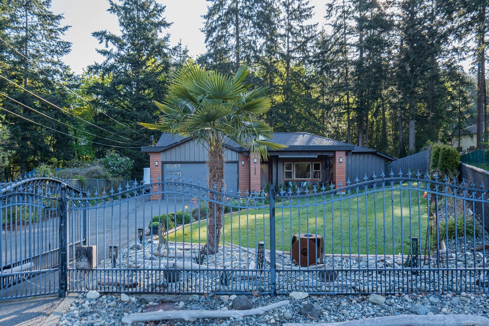$1,150,000 - 1220 Margaret Pl<br>British Columbia, V9L 5R6