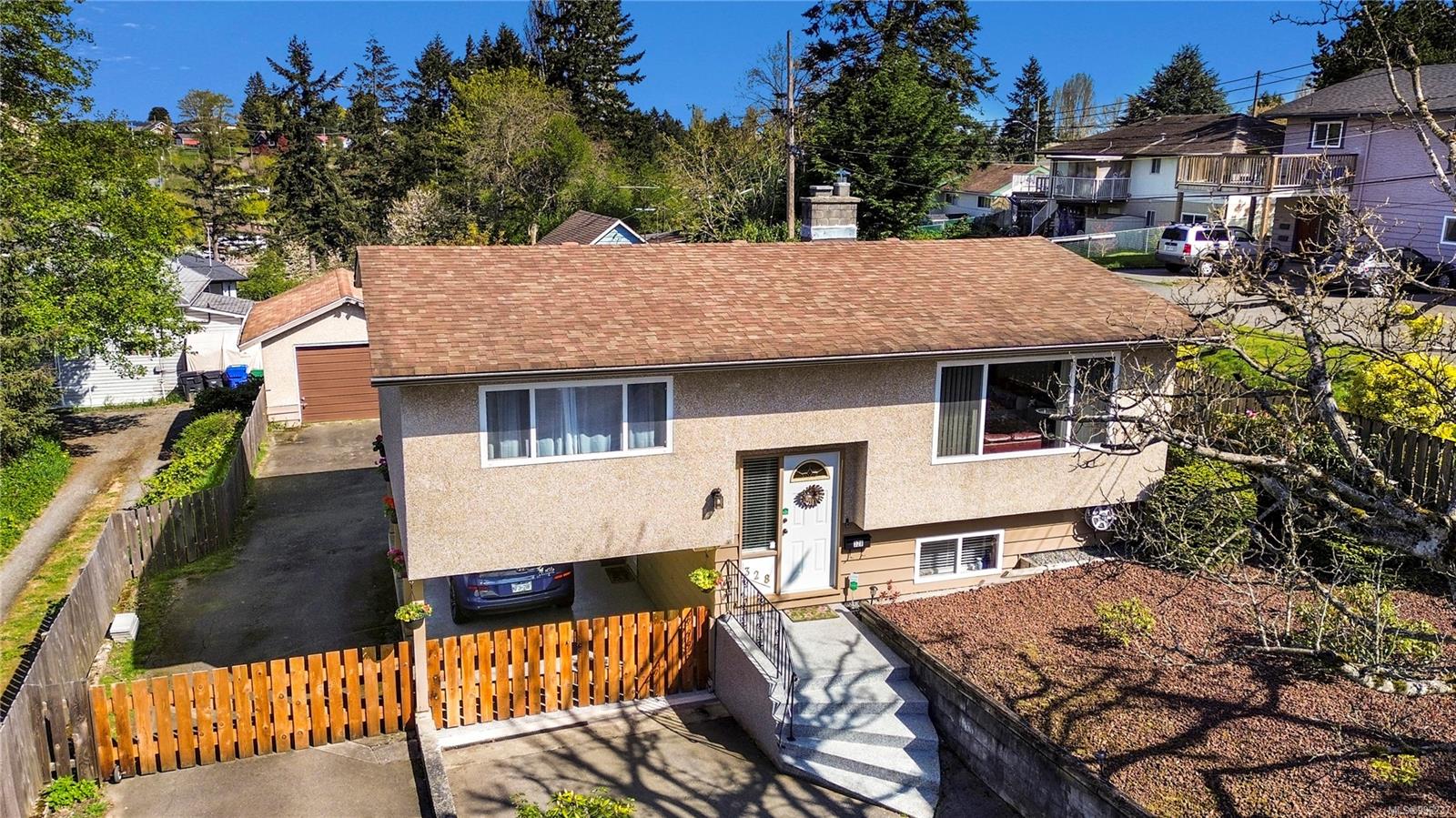 $649,900 - 328 Howard Ave<br>British Columbia, V9R 3R7