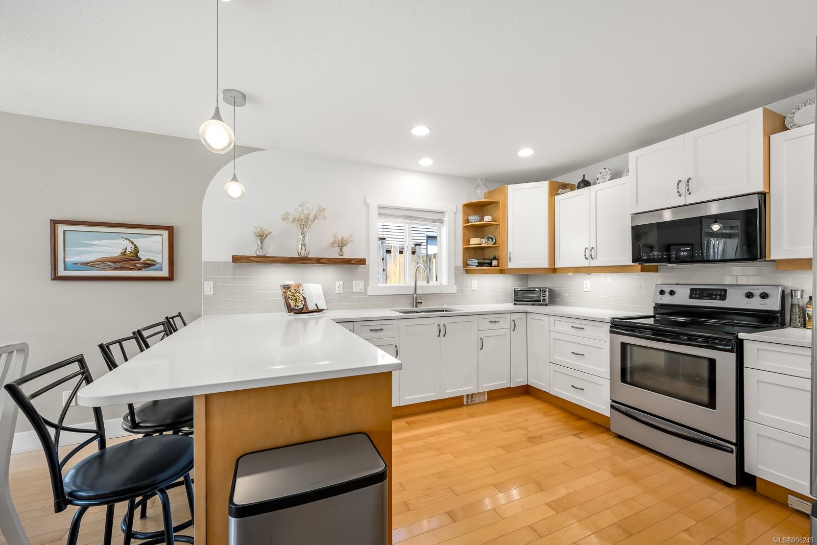 $849,900 - 697 Lancaster Way<br>British Columbia, V9M 1J3