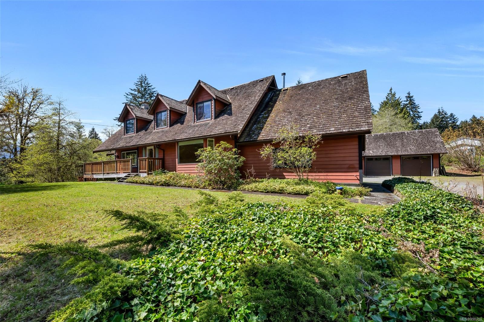 $1,050,000 - 5428 Lanchaster Rd<br>British Columbia, V9L 6G2