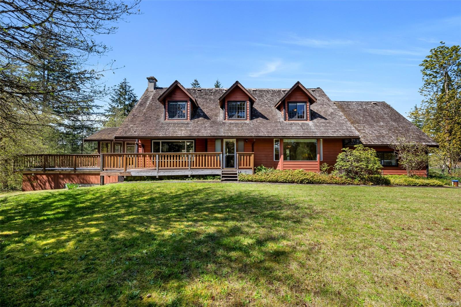$1,050,000 - 5428 Lanchaster Rd<br>British Columbia, V9L 6G2