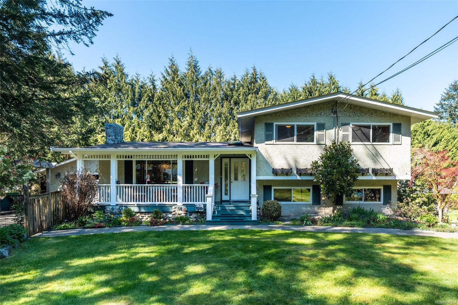 $1,185,000 - 1115 Cheeke Rd<br>British Columbia, V0R 1L4