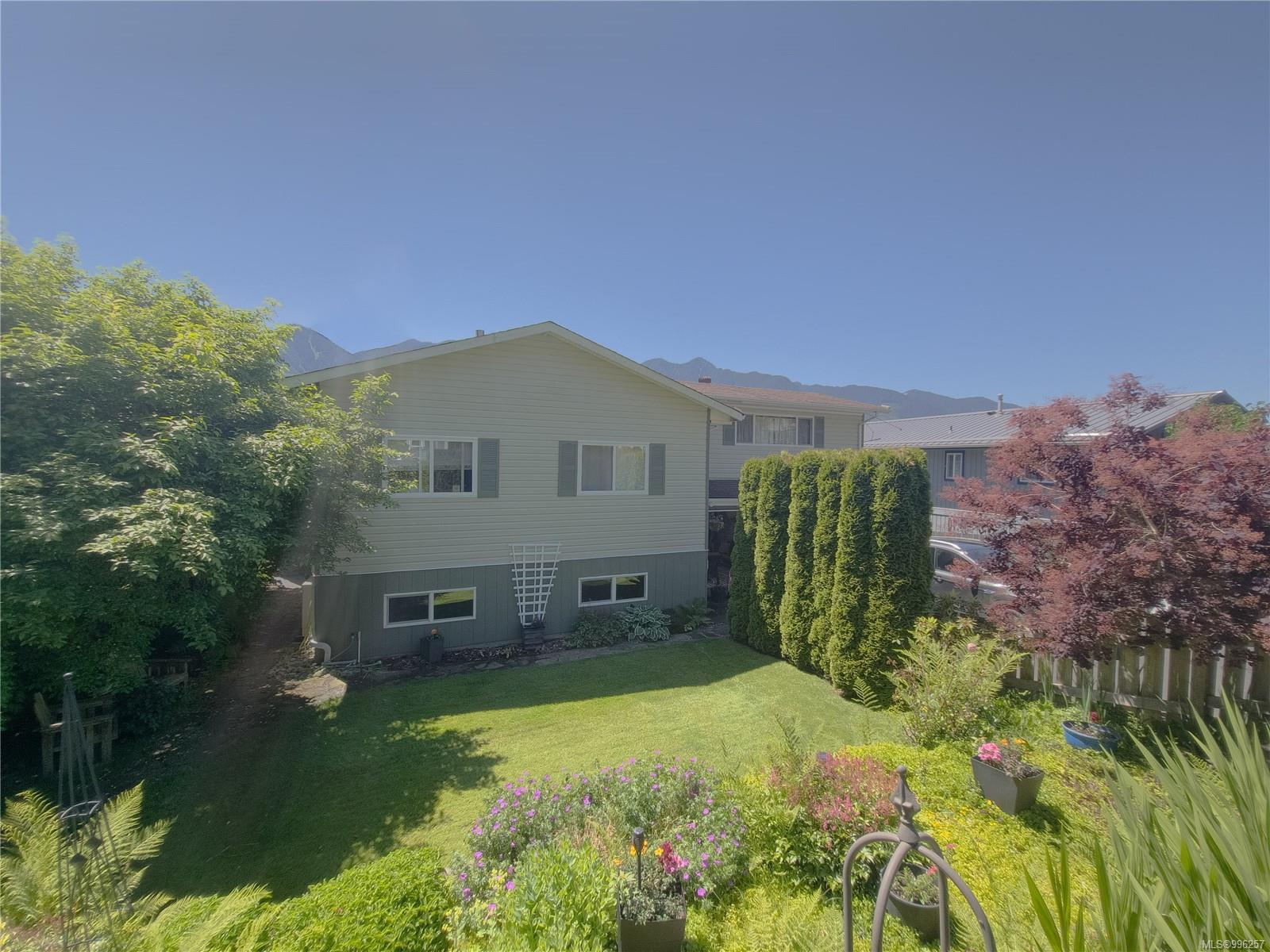 $537,000 - 1036 Matsqui Ave<br>British Columbia, V0N 1N0