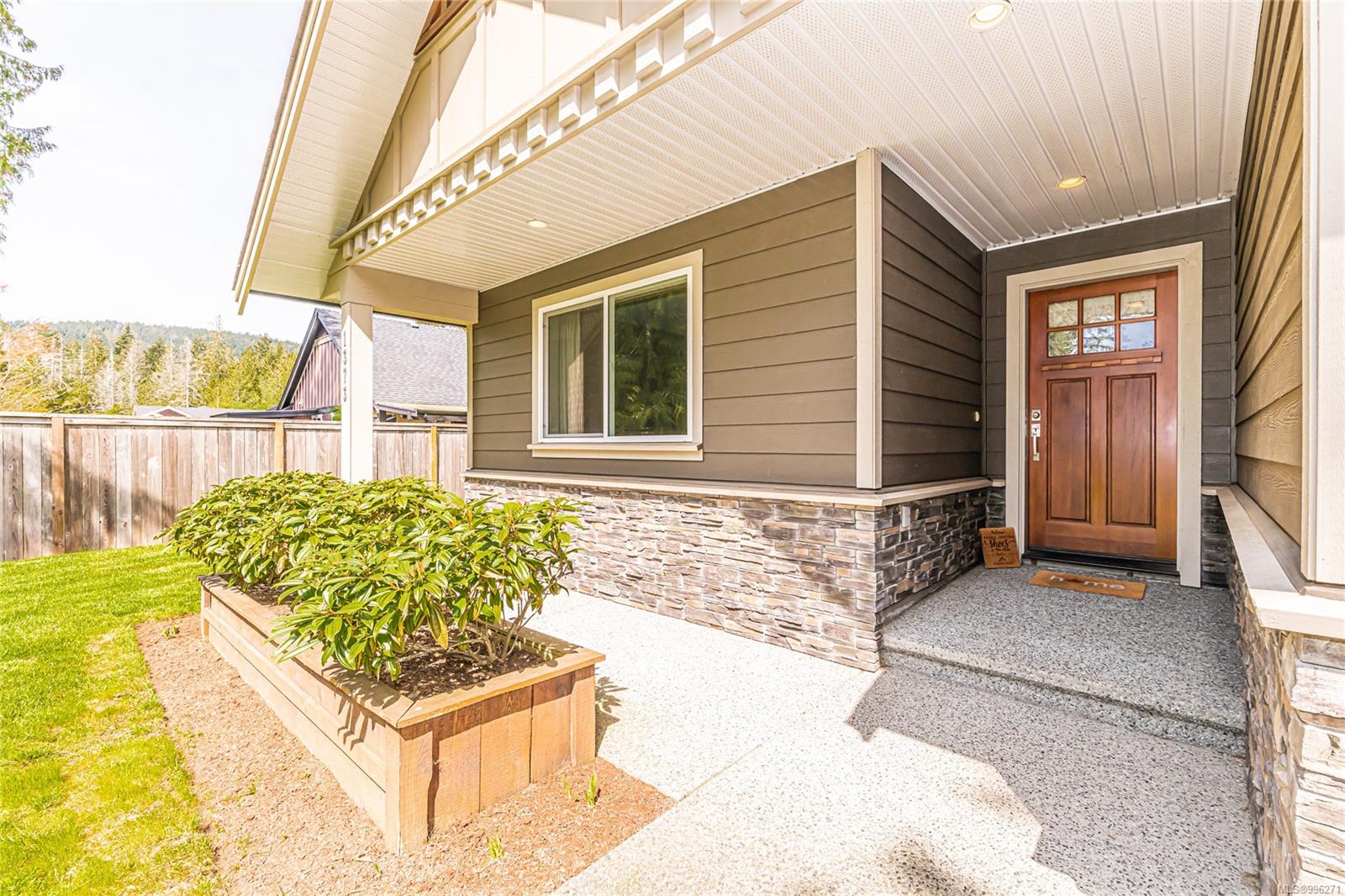 $929,000 - 1373 Hutchinson Rd<br>British Columbia, V0R 1L0