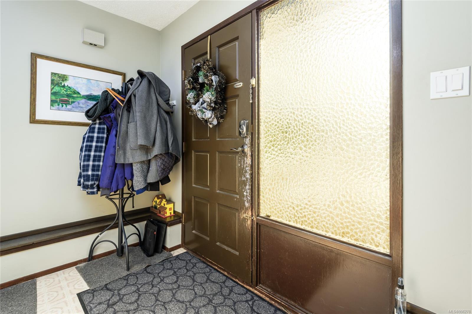 $699,900 - 1994 Bolt Ave<br>British Columbia, V9M 2J4