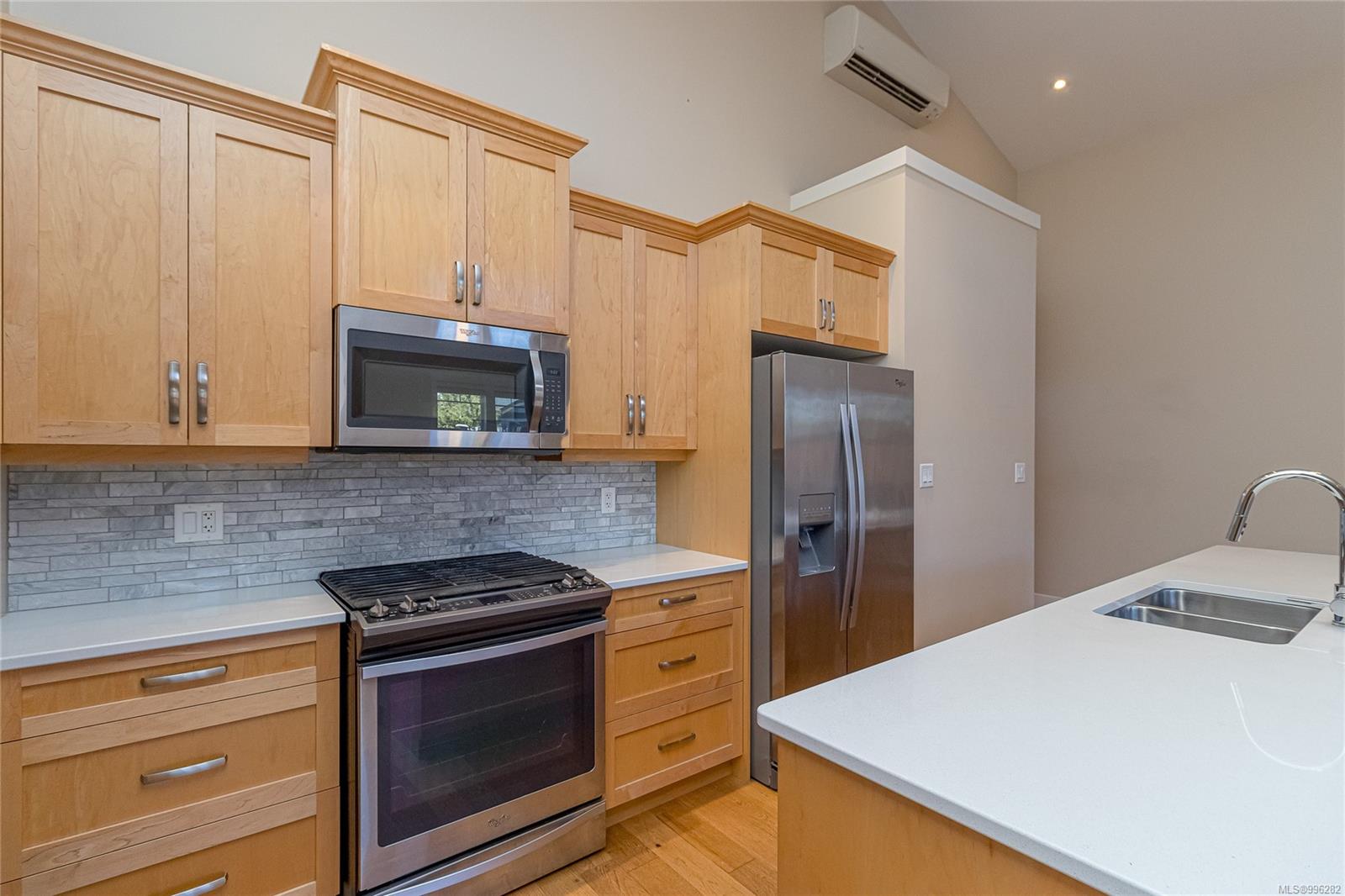 $779,000 - 191 Despard Ave<br>British Columbia, V9P 0C4