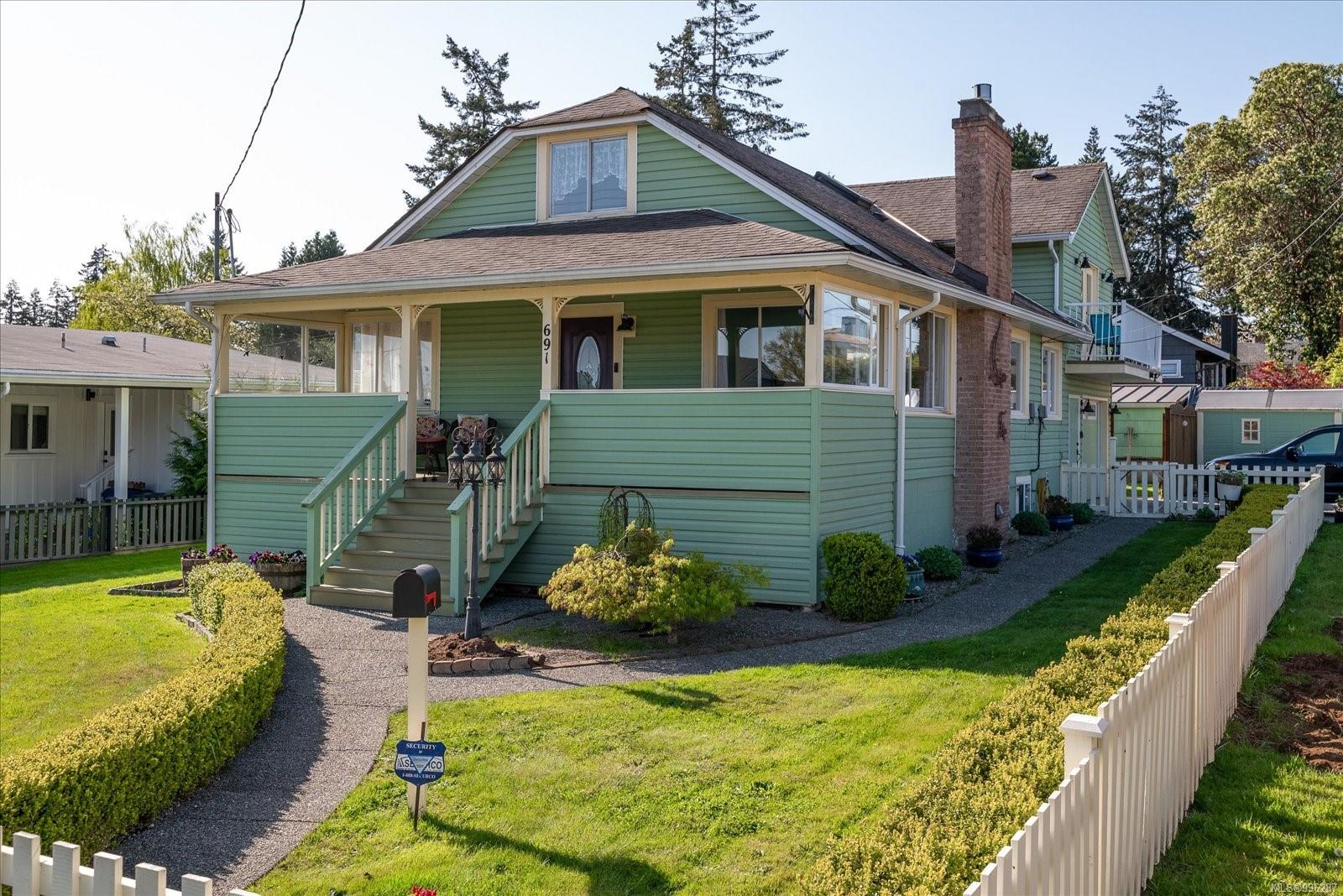 $849,900 - 691 Cadogan St<br>British Columbia, V9S 1T6