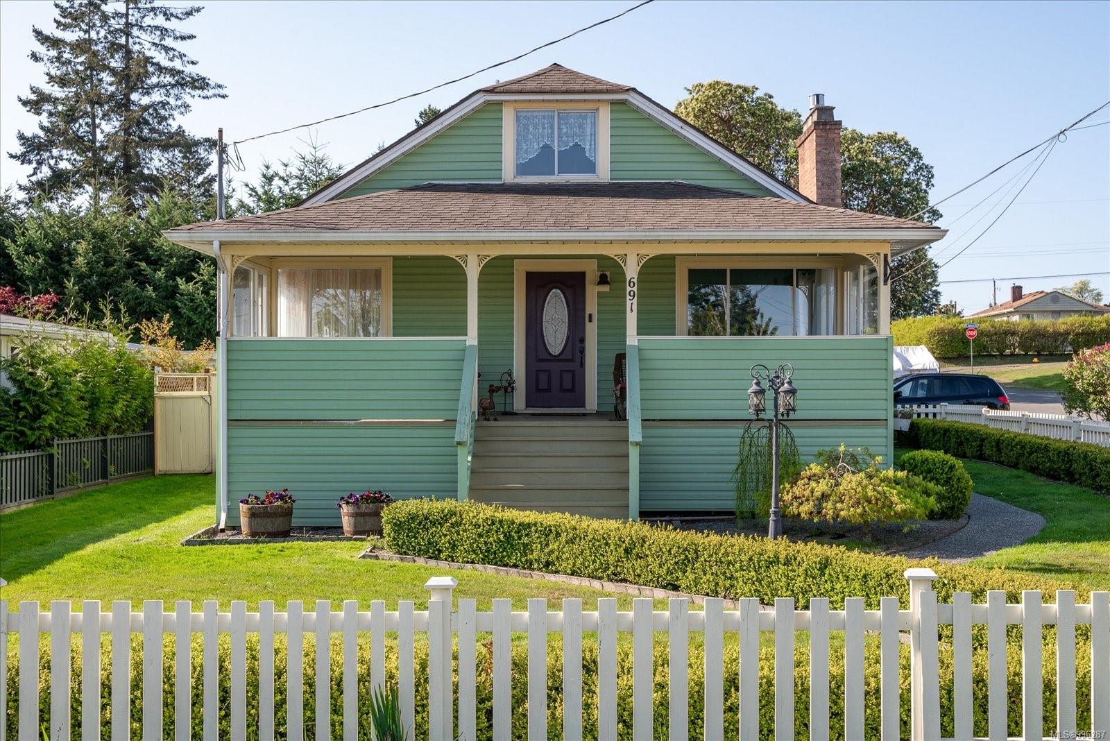 $849,900 - 691 Cadogan St<br>British Columbia, V9S 1T6