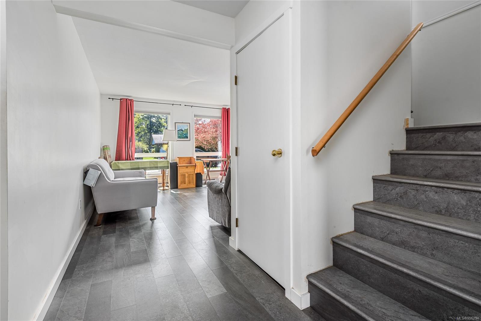$549,900 - 2046 Hummingbird Pl<br>British Columbia, V9M 2A1