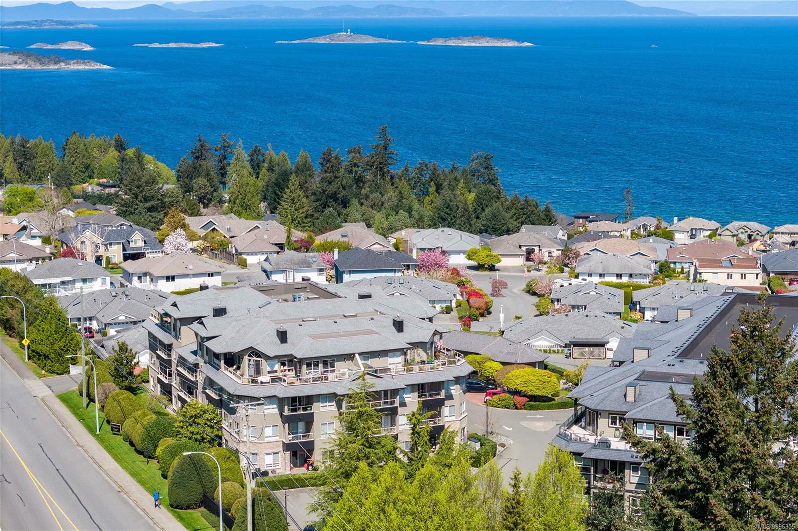 $574,900 - 6738 Dickinson Rd<br>British Columbia, V9V 1T3