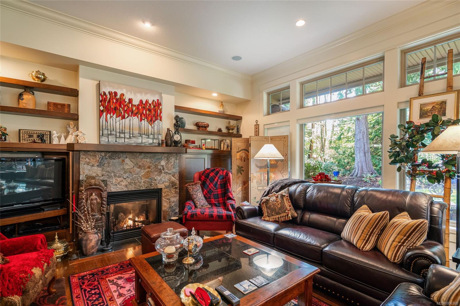 $1,200,000 - 532 Eaglewood Crt<br>British Columbia, V8W 2C4