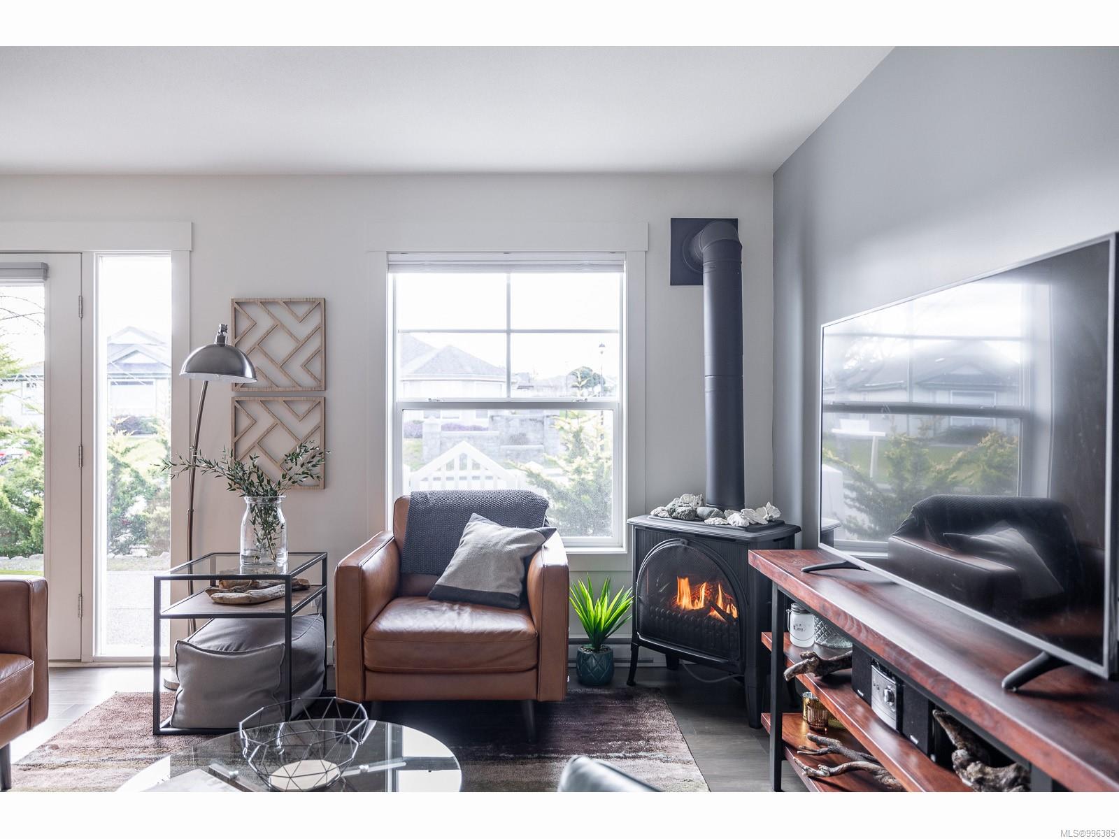 $847,900 - 821 STANHOPE Rd<br>British Columbia, V9P 0C7