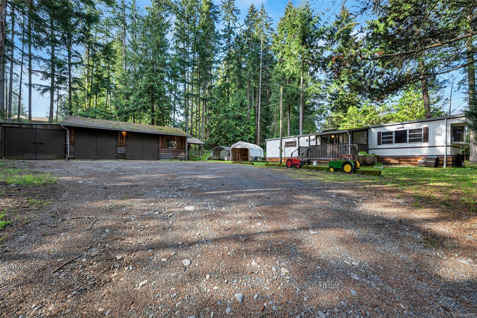 $629,000 - 1066 Braithwaite Dr<br>British Columbia, V8H 0E2