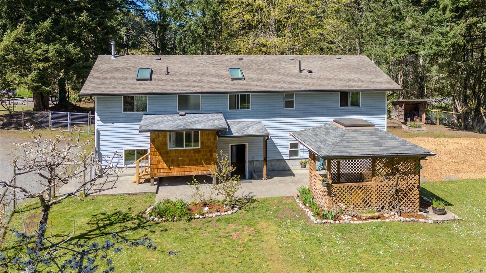 $1,180,000 - 1121 Harewood Mines Rd<br>British Columbia, V9R 5W9