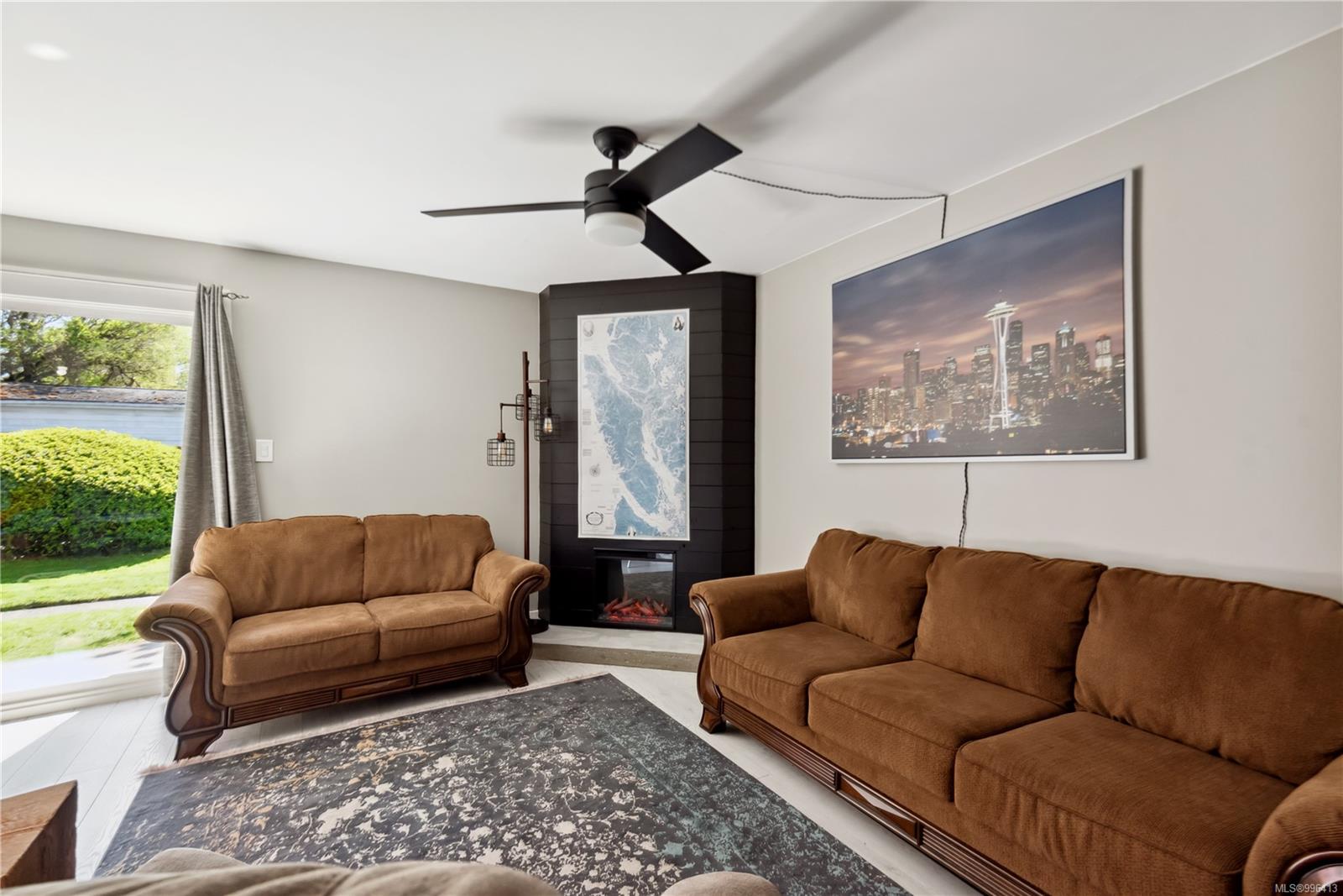$349,000 - 1040 Trunk Rd<br>British Columbia, V9L 2S5