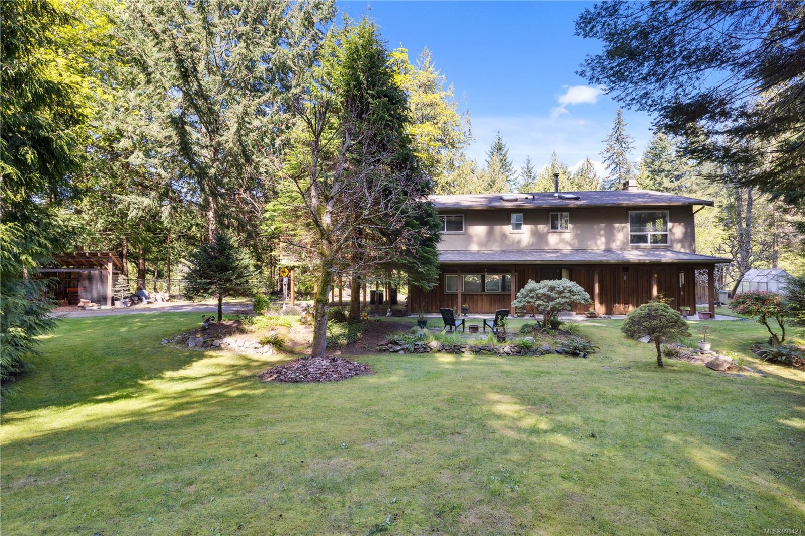 $1,225,000 - 658 Martindale Rd<br>British Columbia, V9P 1R8