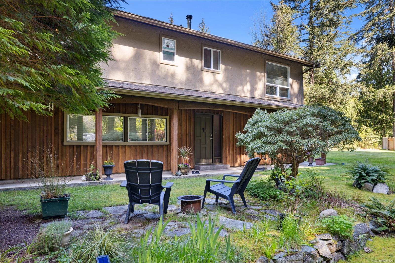 $1,225,000 - 658 Martindale Rd<br>British Columbia, V9P 1R8