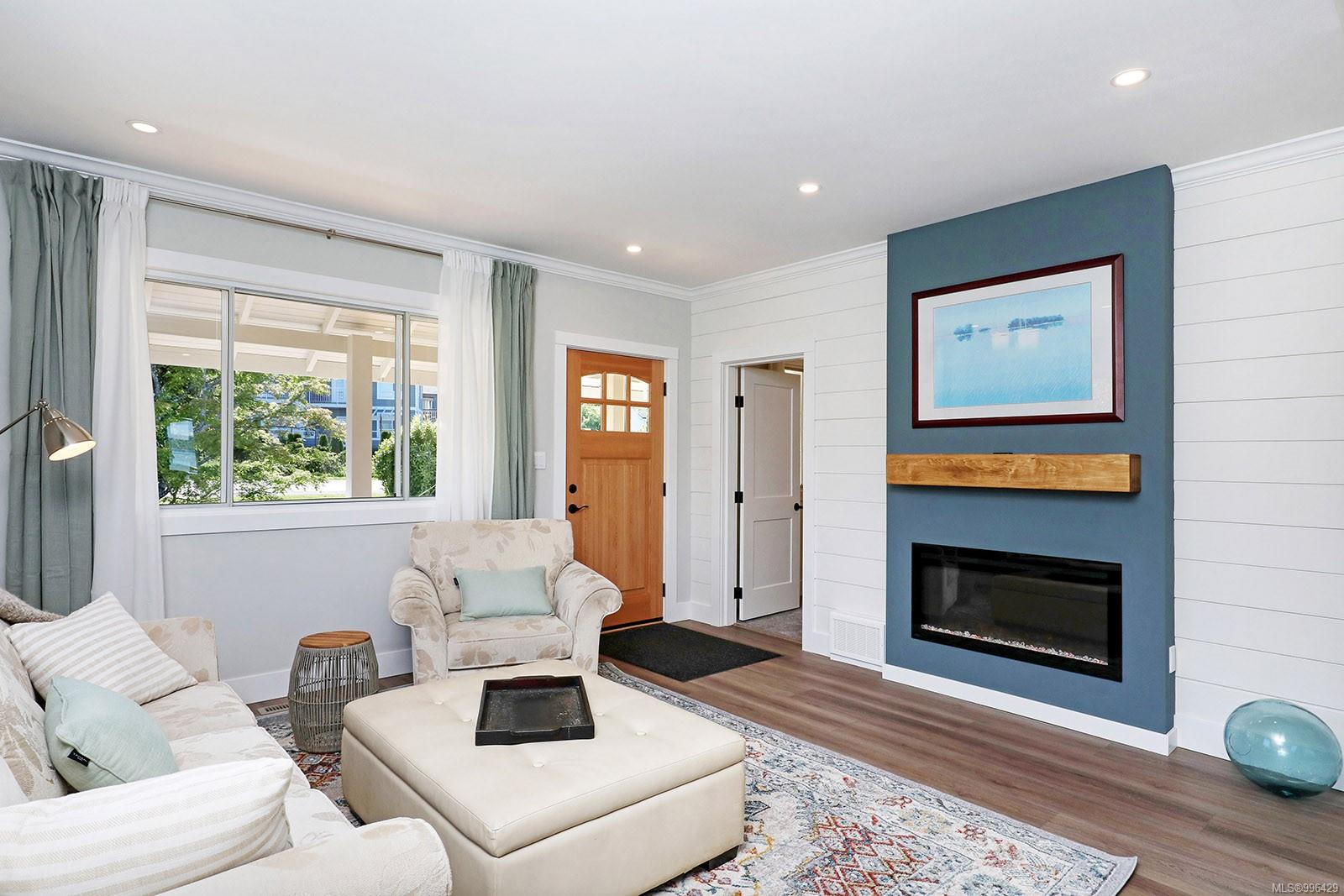 $1,049,000 - 5632 Island Hwy<br>British Columbia, V0R 3B0