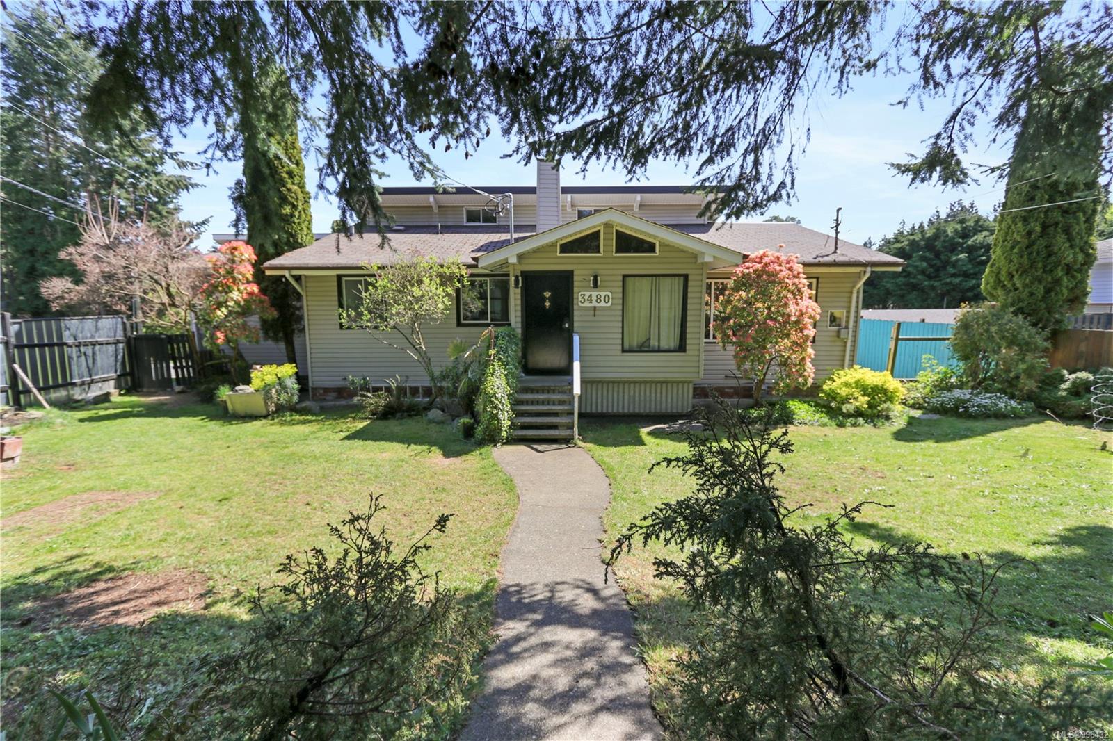 $699,900 - 3480 Hammond Bay Rd<br>British Columbia, V9T 1E6