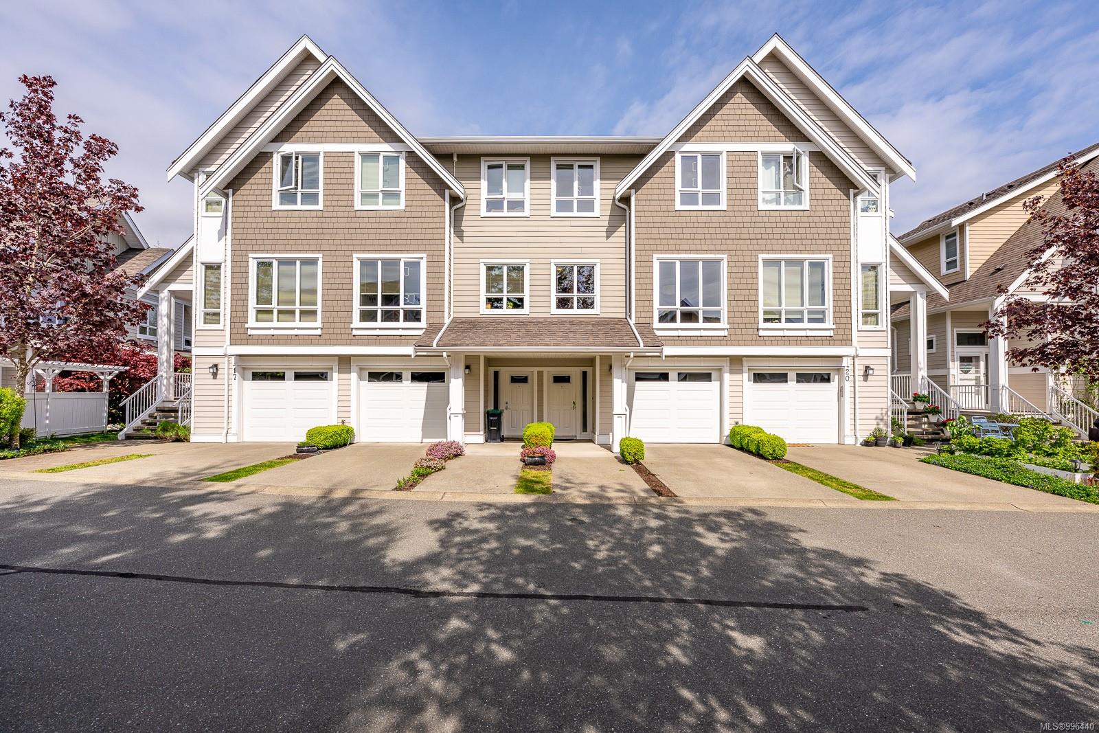 $689,900 - 700 Lancaster Way<br>British Columbia, V9M 0B6
