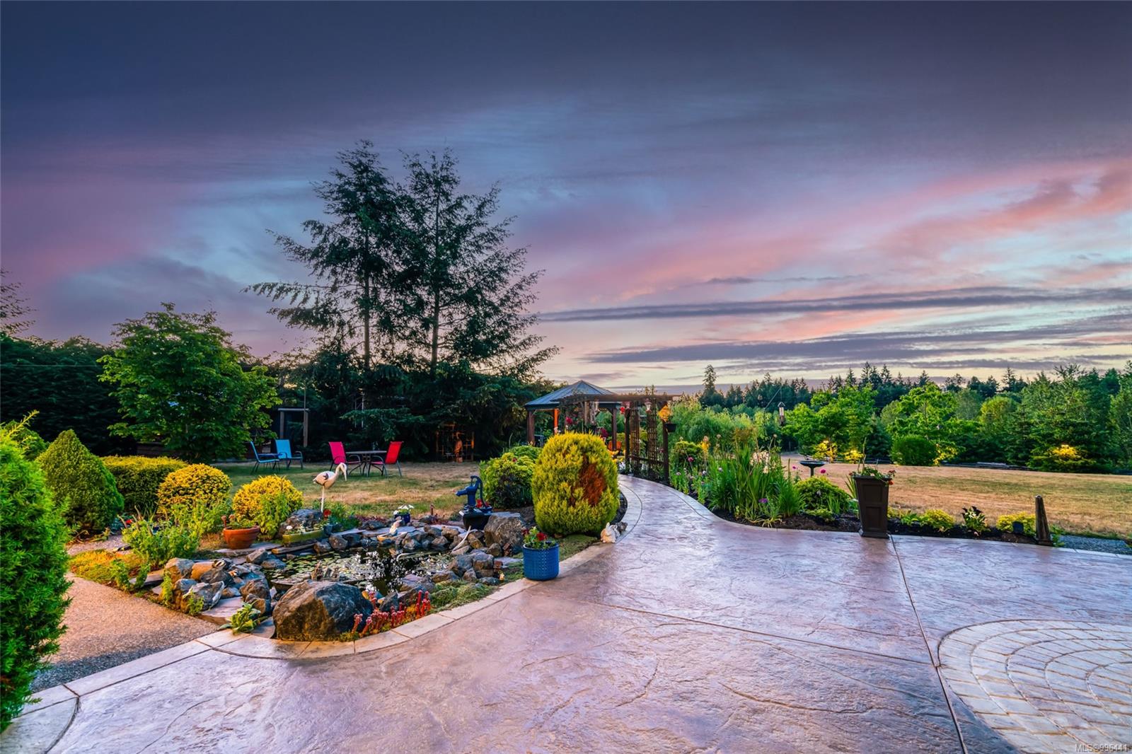 $2,000,000 - 905 Rivers Edge Dr<br>British Columbia, V9P 9L6