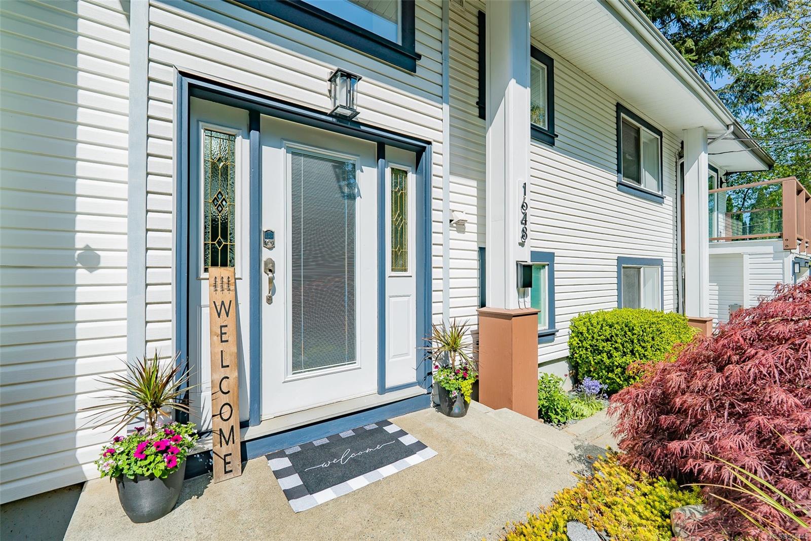 $1,049,900 - 1648 Caspers Way<br>British Columbia, V9S 1K1