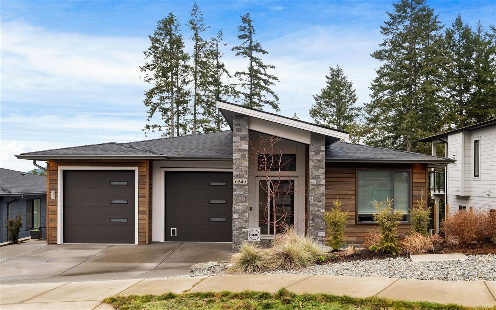 $1,299,000 - 6245 Highwood Dr<br>British Columbia, V9L 0H5