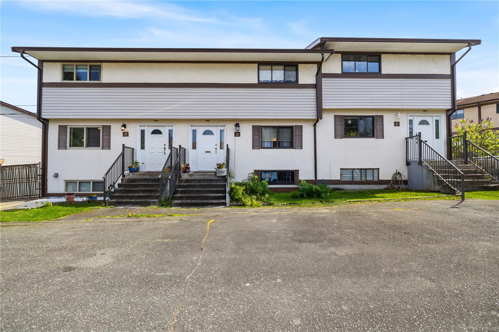 $449,900 - 500 Colwyn St<br>British Columbia, V9W 5J2