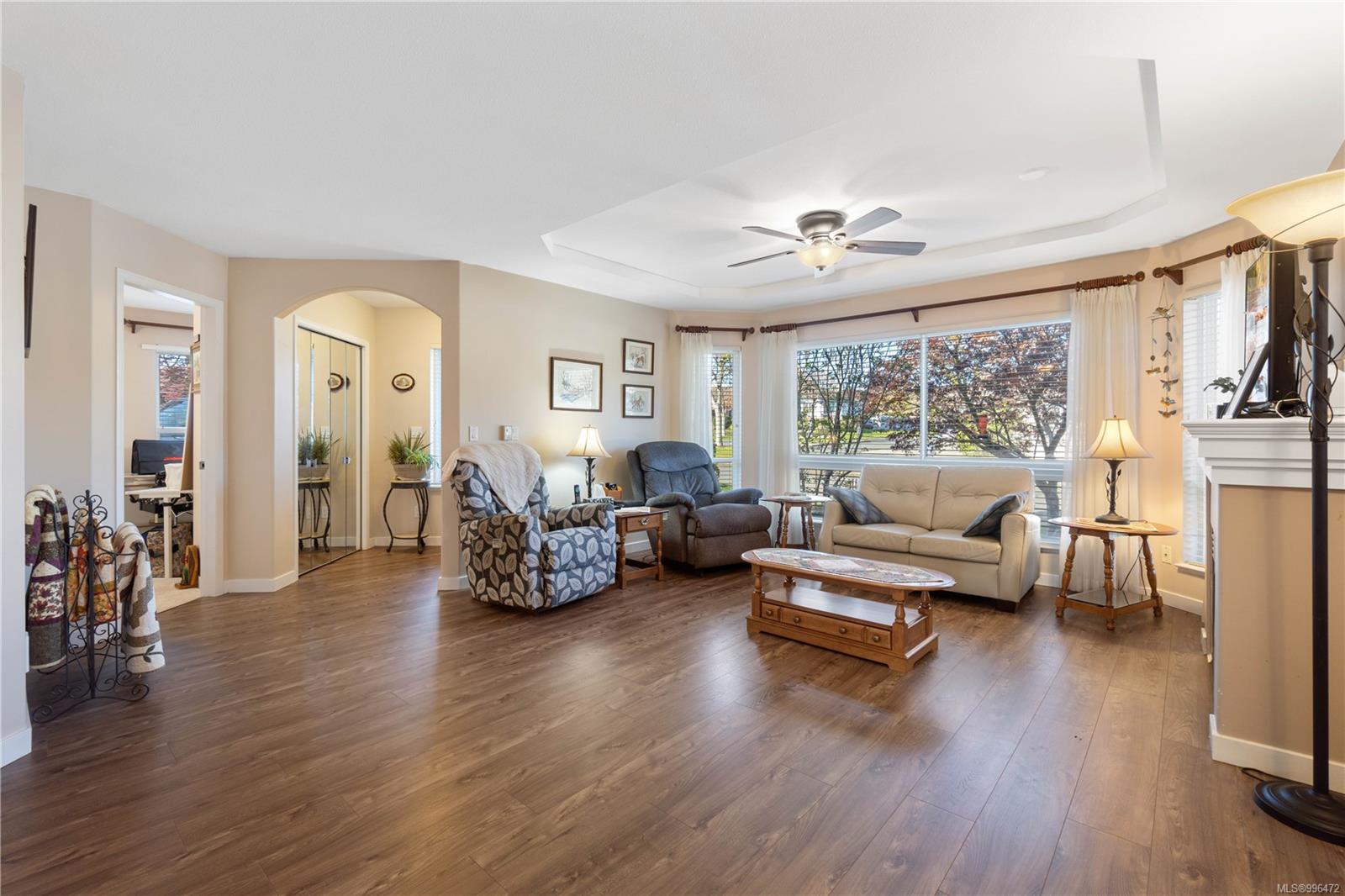 $759,900 - 586 Hampstead St<br>British Columbia, V9P 2T7
