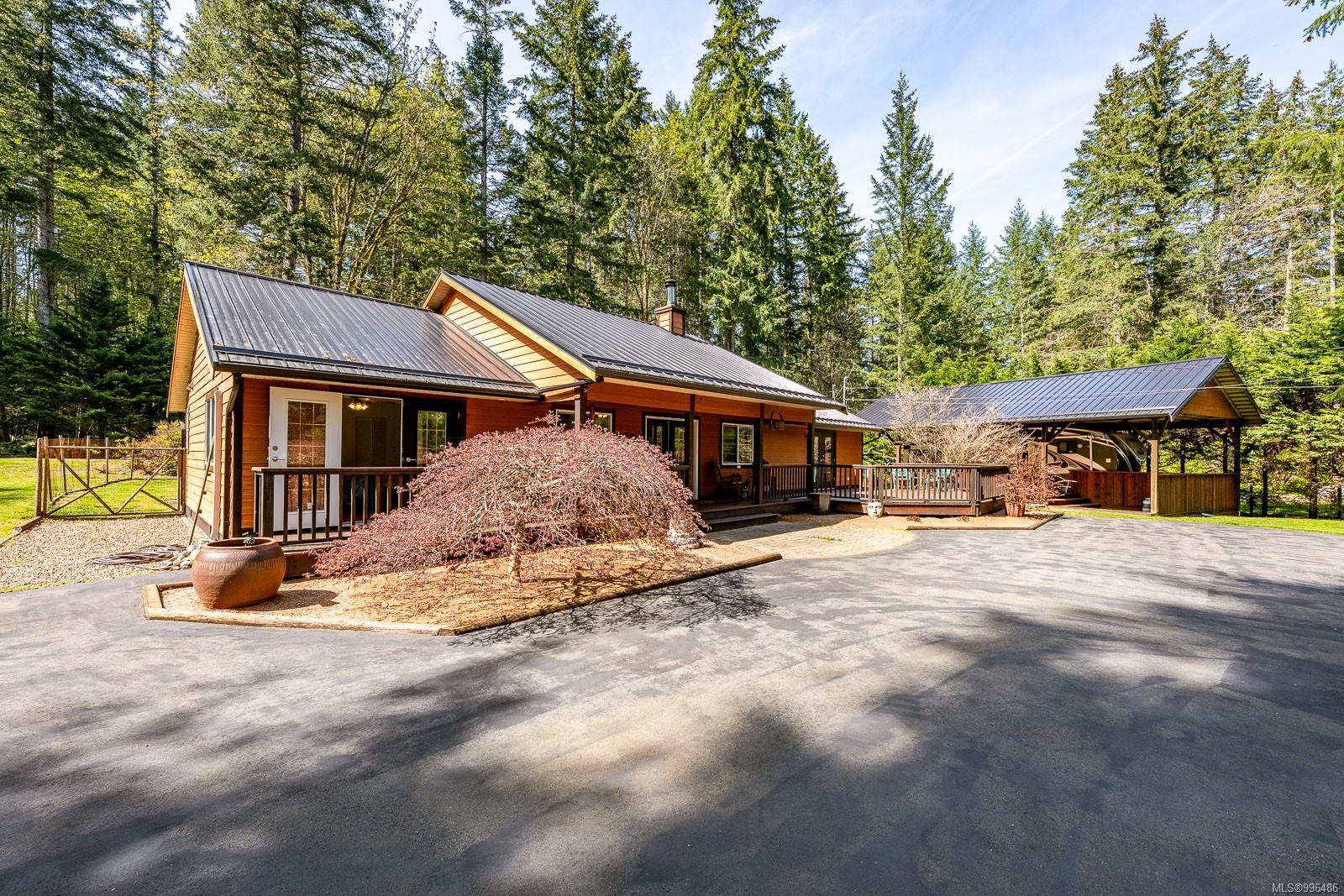 $995,000 - 3689 James Cres<br>British Columbia, V9J 1E9