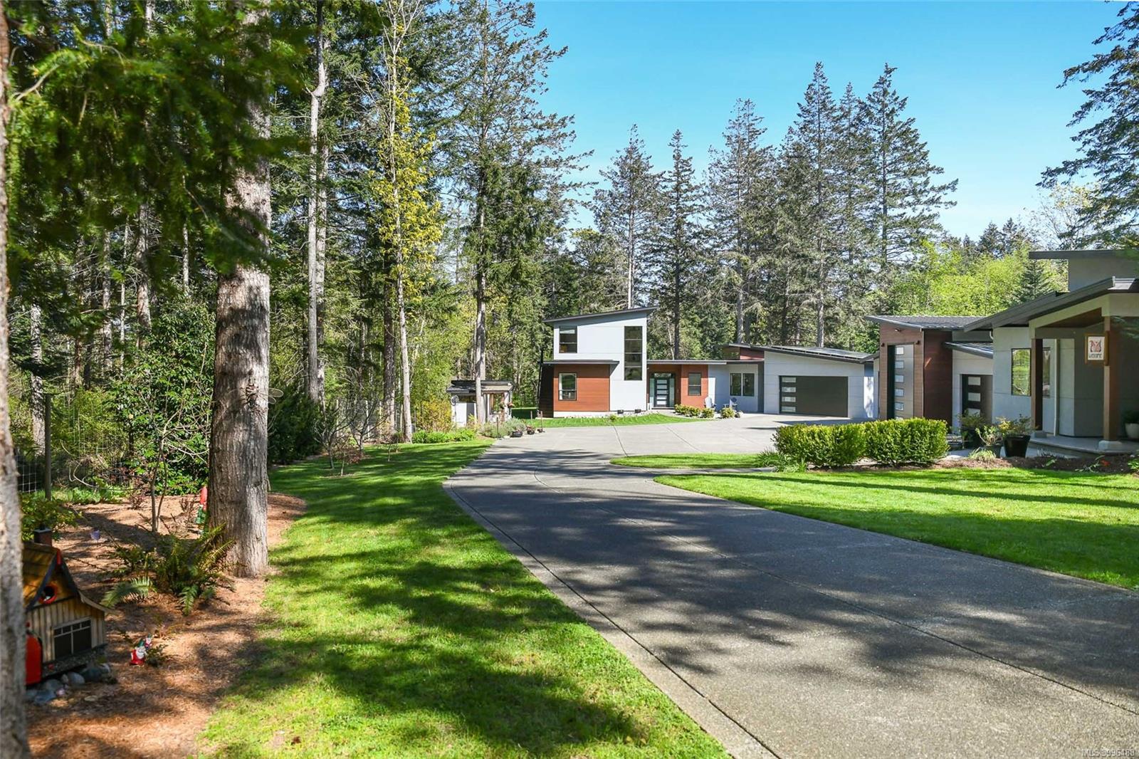 $2,374,800 - 2280/2286 Sea Lion Way<br>British Columbia, V9J 1Y2