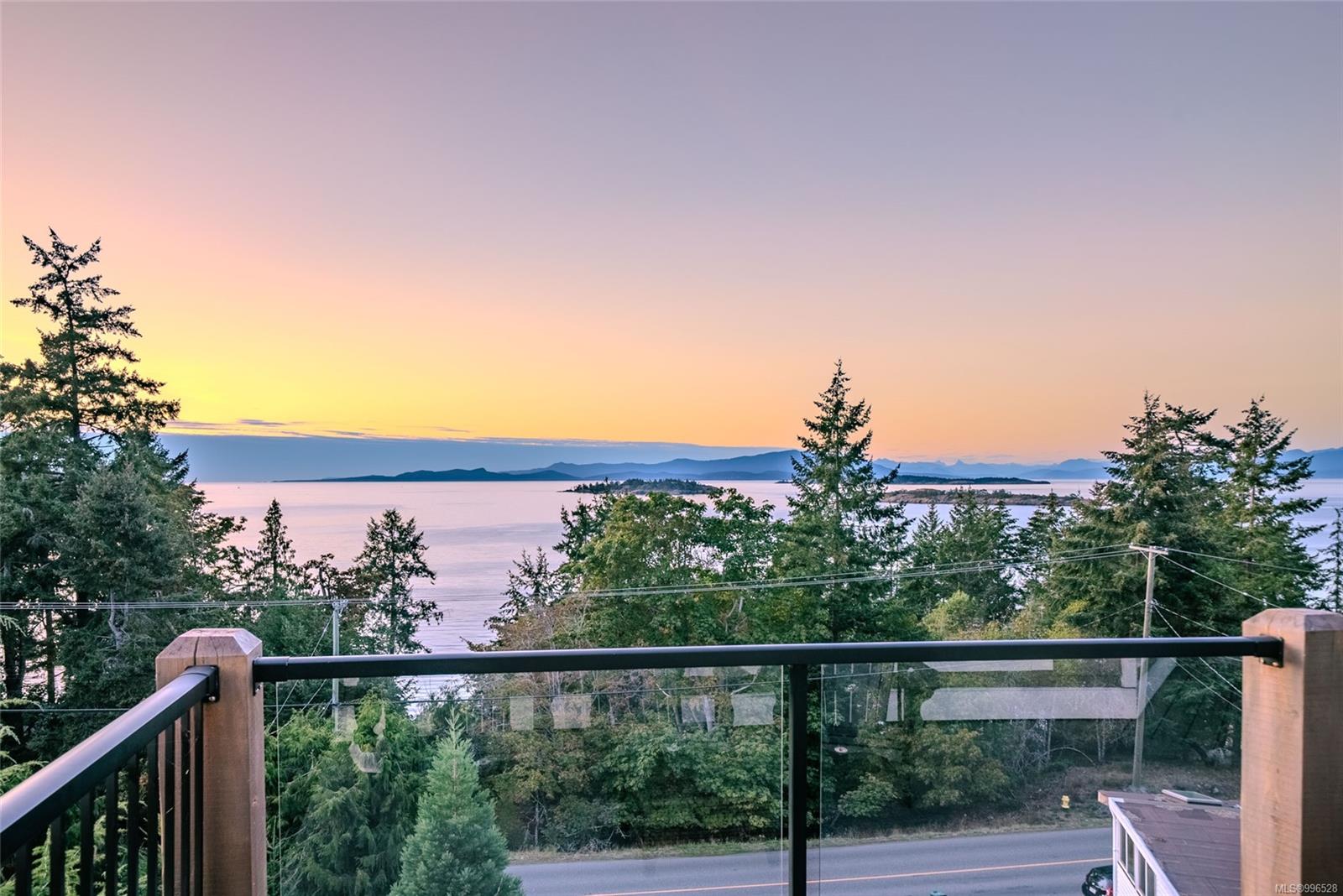 $1,498,000 - 3182 Dolphin Dr<br>British Columbia, V9P 9J2