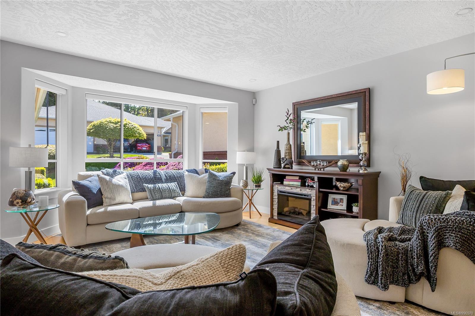 $799,900 - 2005 Mulligan Way<br>British Columbia, V9T 5X9