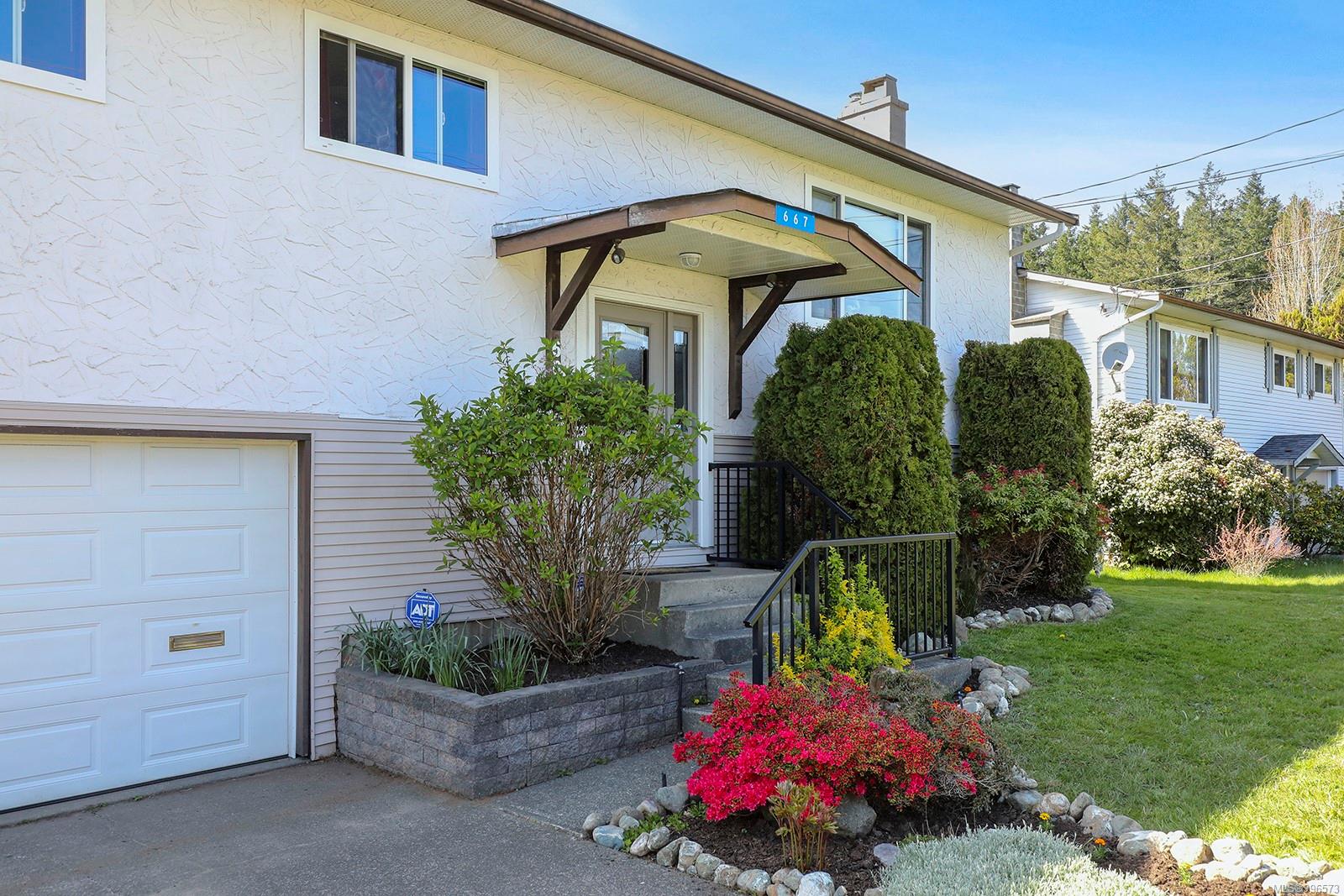 $769,000 - 667 Torrence Rd<br>British Columbia, V9M 3H6