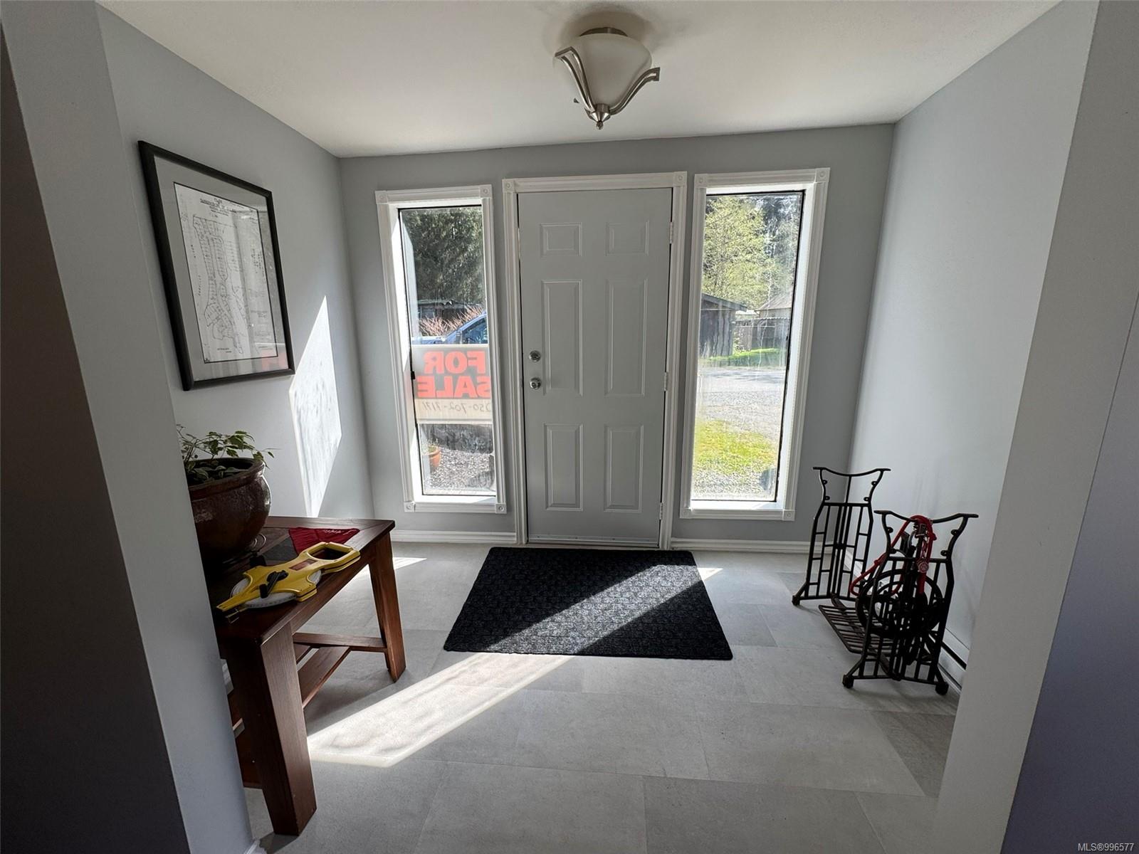 $299,000 - 123 Maquinna Ave<br>British Columbia, V0P 2A0