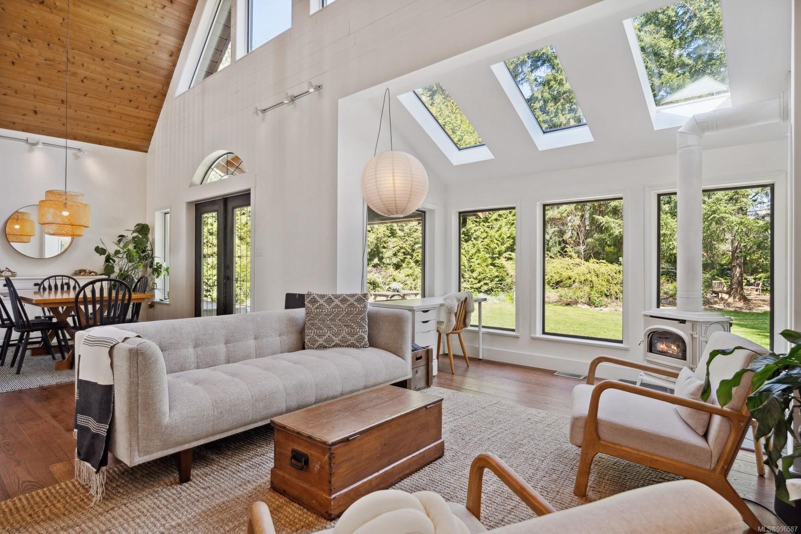 $1,448,000 - 2844 Bruce St<br>British Columbia, V0R 1S0