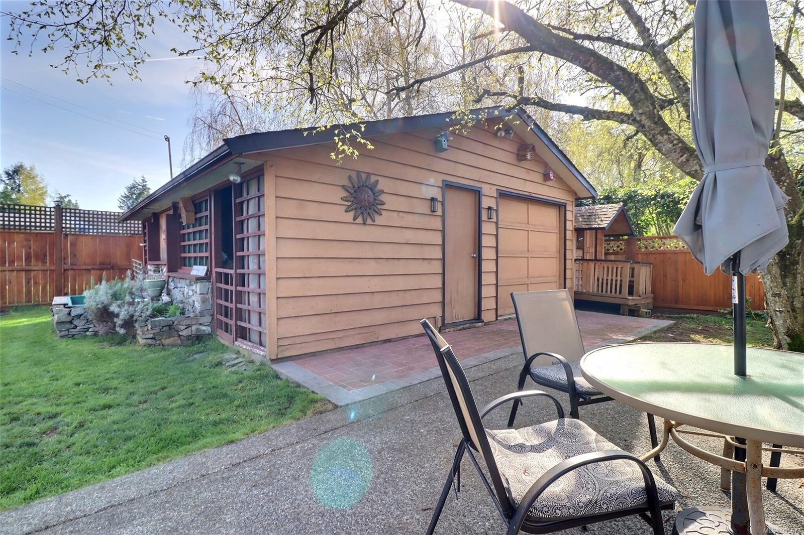 $879,000 - 1536 Juan De Fuca Blvd<br>British Columbia, V9P 1Y5