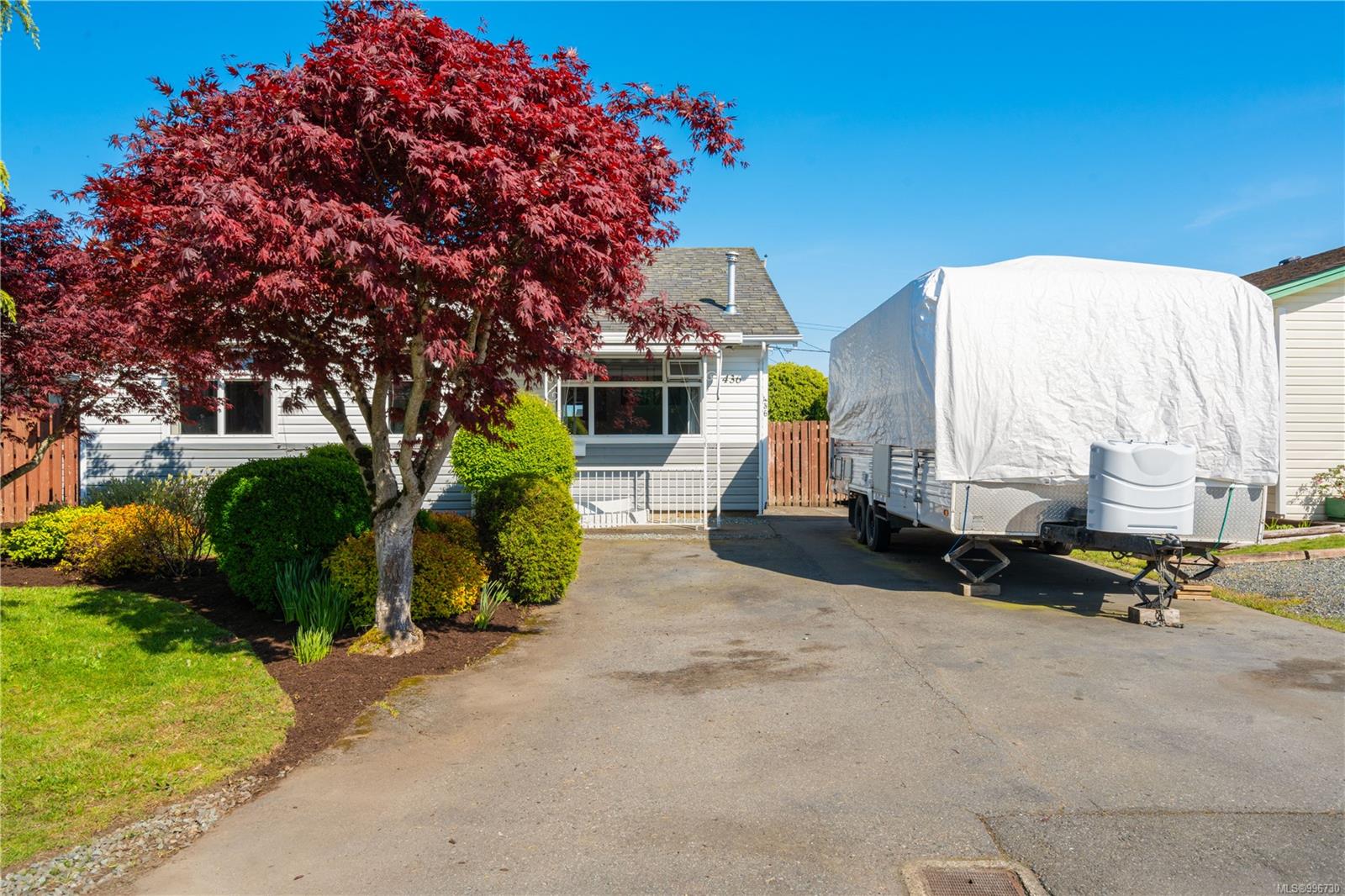 $669,900 - 436 Hillcrest Ave<br>British Columbia, V9R 3M1