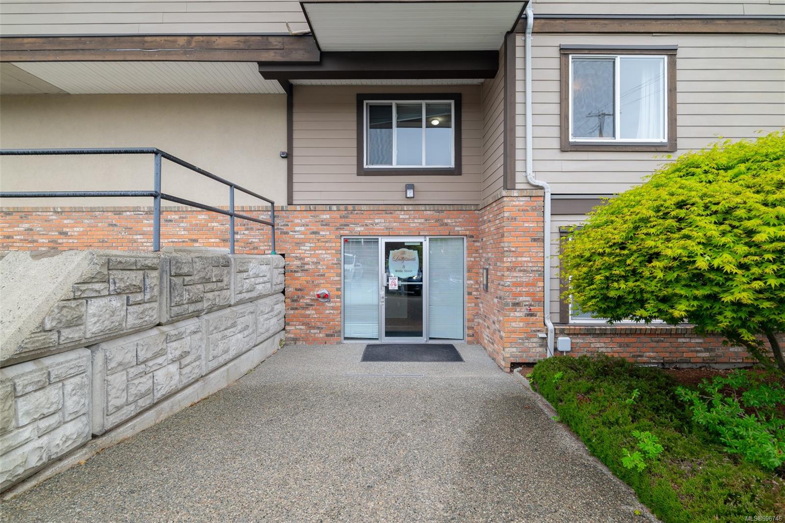 $329,000 - 8 White St<br>British Columbia, V9G 1B8