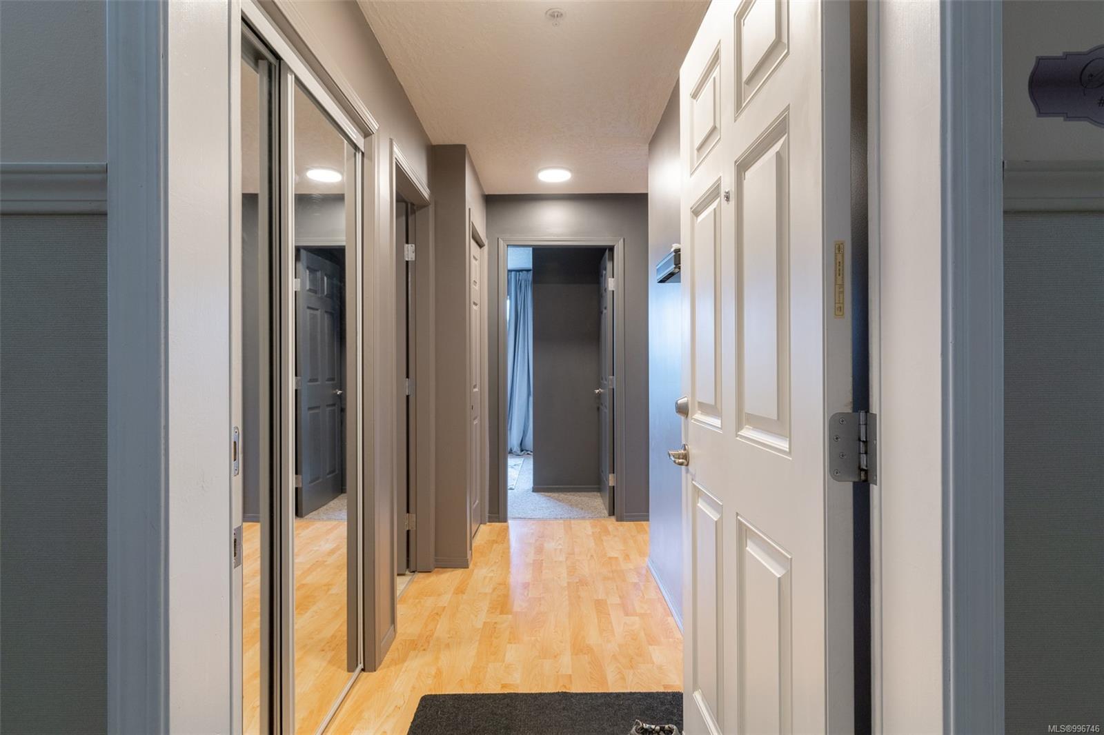 $329,000 - 8 White St<br>British Columbia, V9G 1B8