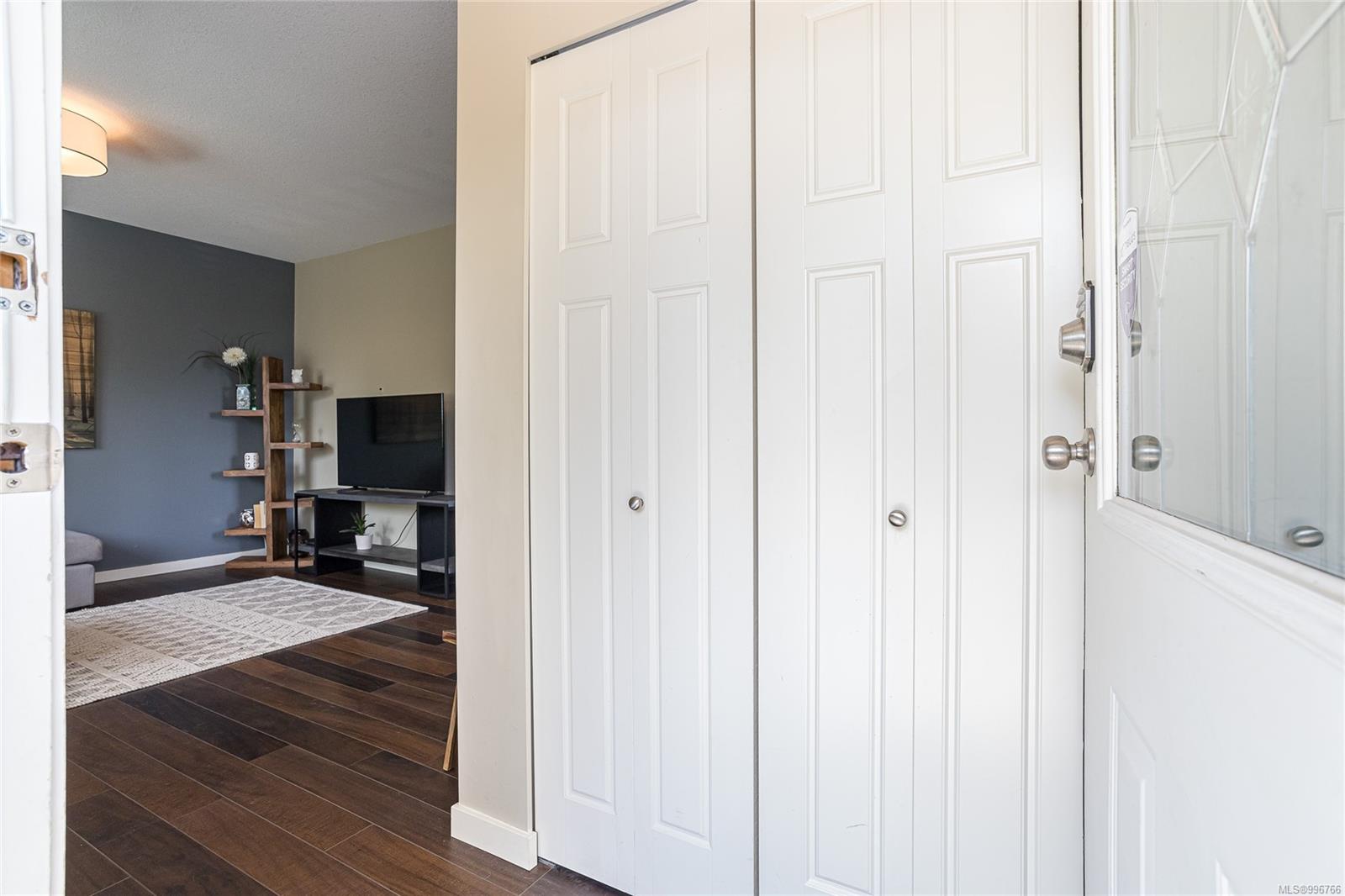 $569,000 - 2160 Ridgemont Pl<br>British Columbia, V9T 0C8