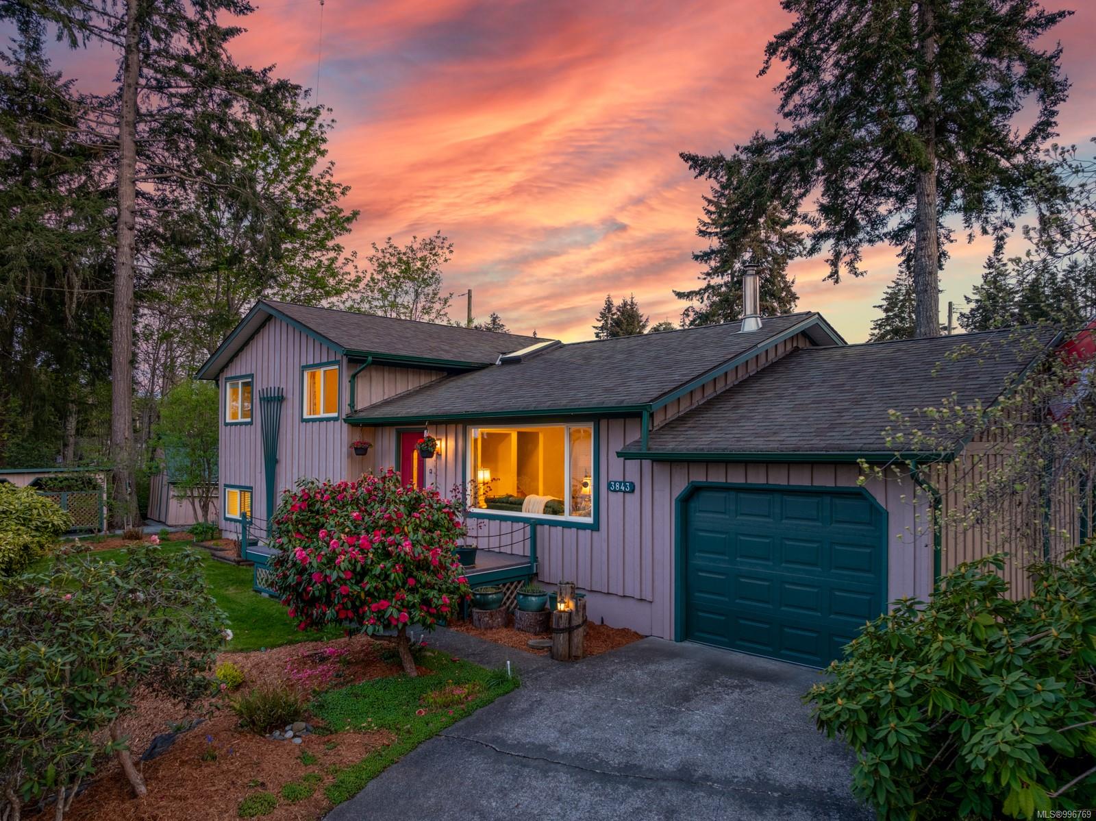 $949,900 - 3843 Laurel Dr<br>British Columbia, V0R 2V0